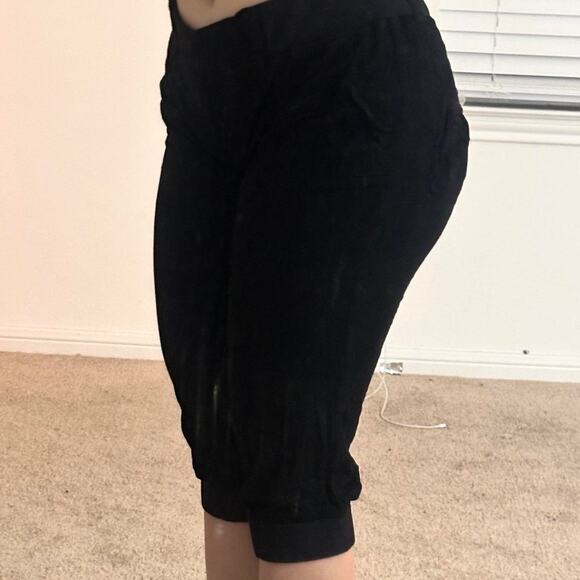 2B Bebe Size Small Black Vintage Capris Suoer Soft & Flattering - Picture 6 of 6